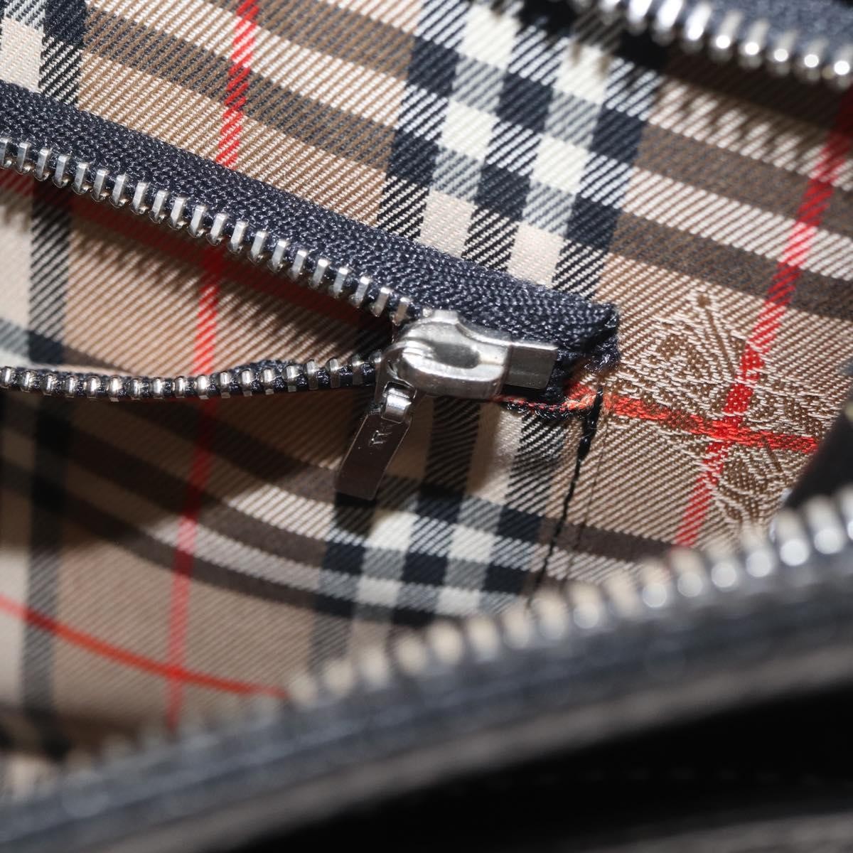 Burberry Zip Clutch Leather, BLACK, LEATHER, Clutche & pouche