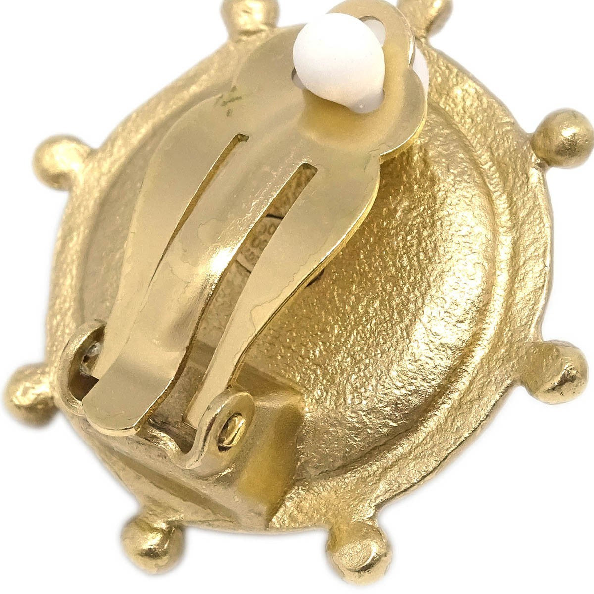 Chanel Vintage Round Clip-On Earrings Metal with Faux Pearl, GOLD, METAL, Earrings