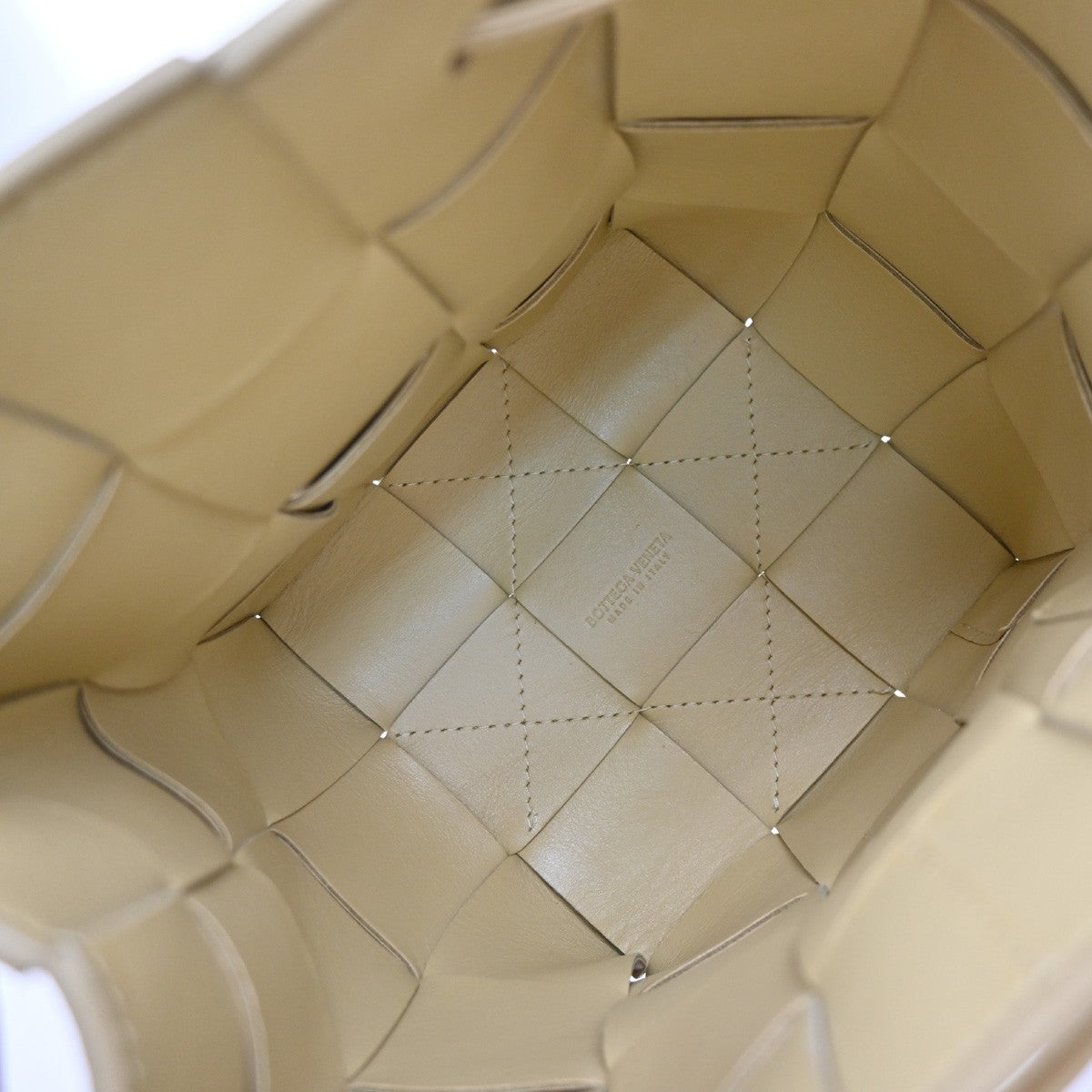 Bottega Veneta Cassette Bucket Bag Maxi Intrecciato Leather, BEIGE, LEATHER, Shoulder bag