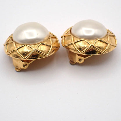 Chanel Vintage Round Clip-On Earrings Metal with Faux Pearl, GOLD, GOLD_PLATED, Earrings