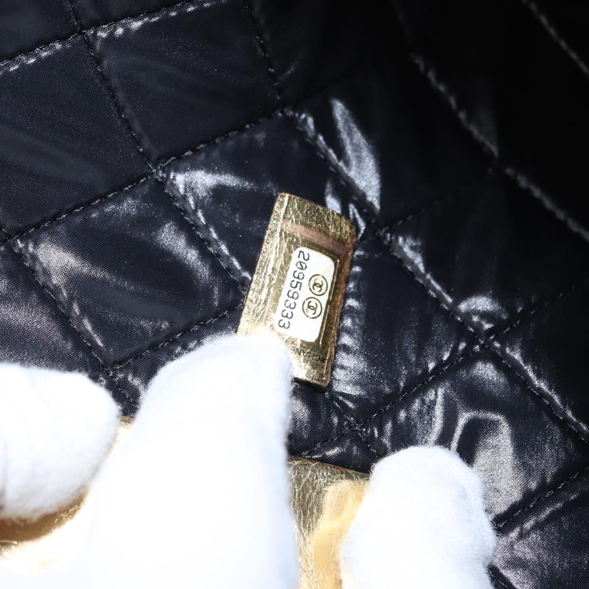 Chanel Feminine Pouch Crinkled Leather, GOLD, LEATHER, Clutche & pouche