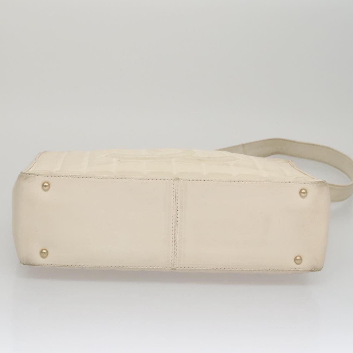 Chanel Chocolate Bar CC Shoulder Bag Quilted Leather, WHITE, LEATHER, Shoulder bag