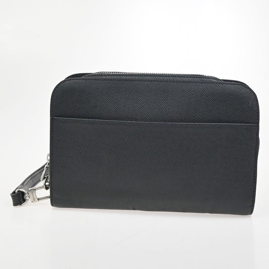 Louis Vuitton Baikal Handbag Taiga Leather, BLACK, LEATHER, Clutche & pouche