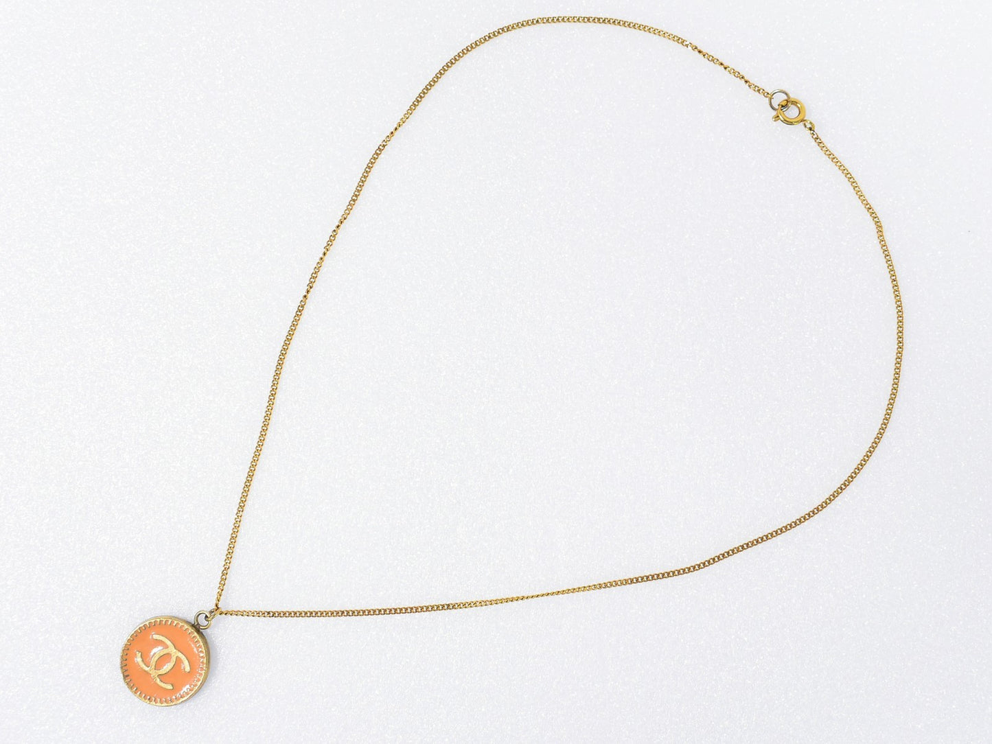 Chanel Vintage CC Round Pendant Necklace Metal, GOLD, GOLD_PLATED, Necklace