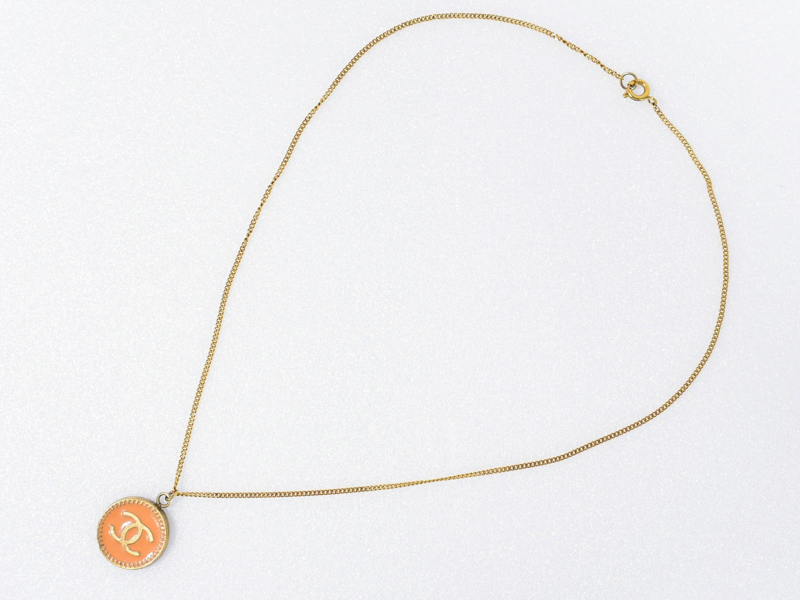 Chanel Vintage CC Round Pendant Necklace Metal, GOLD, GOLD_PLATED, Necklace