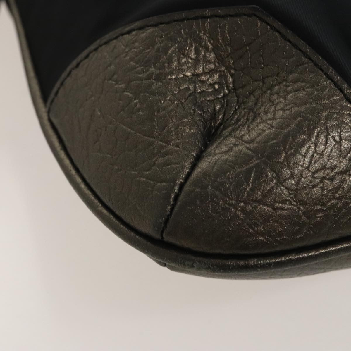 Burberry Zip Top Messenger Nylon, BLACK, NYLON, Shoulder bag