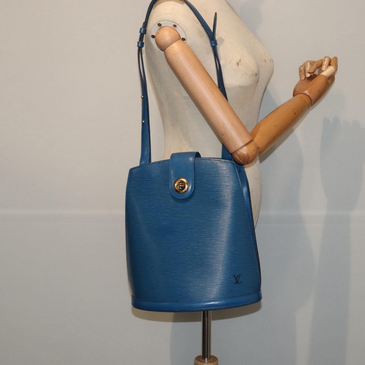 Louis Vuitton Cluny Shoulder Bag Epi Leather, BLUE, LEATHER, Shoulder bag