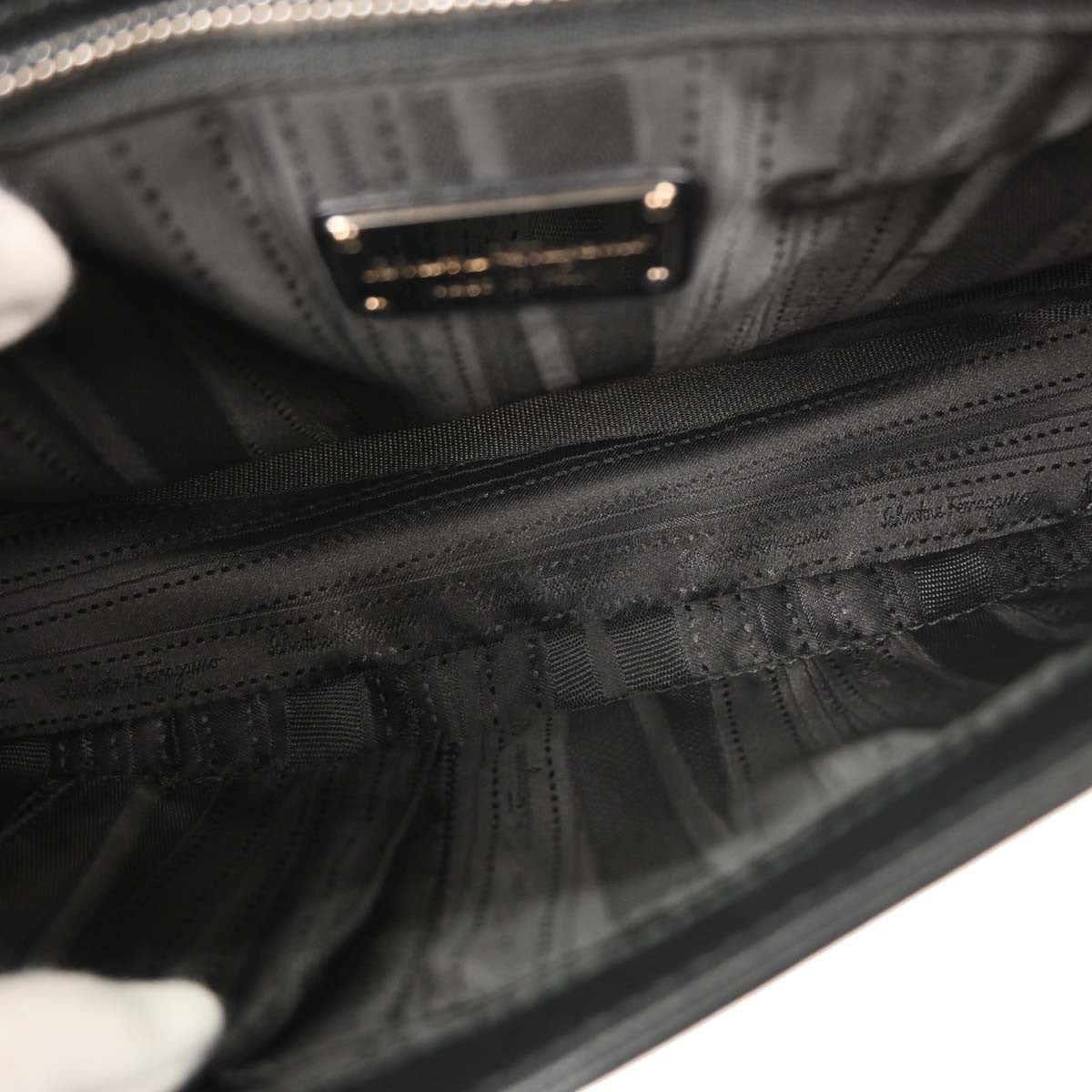 Salvatore Ferragamo Gancini Chain Shoulder bag Leather, BLACK, LEATHER, Shoulder bag