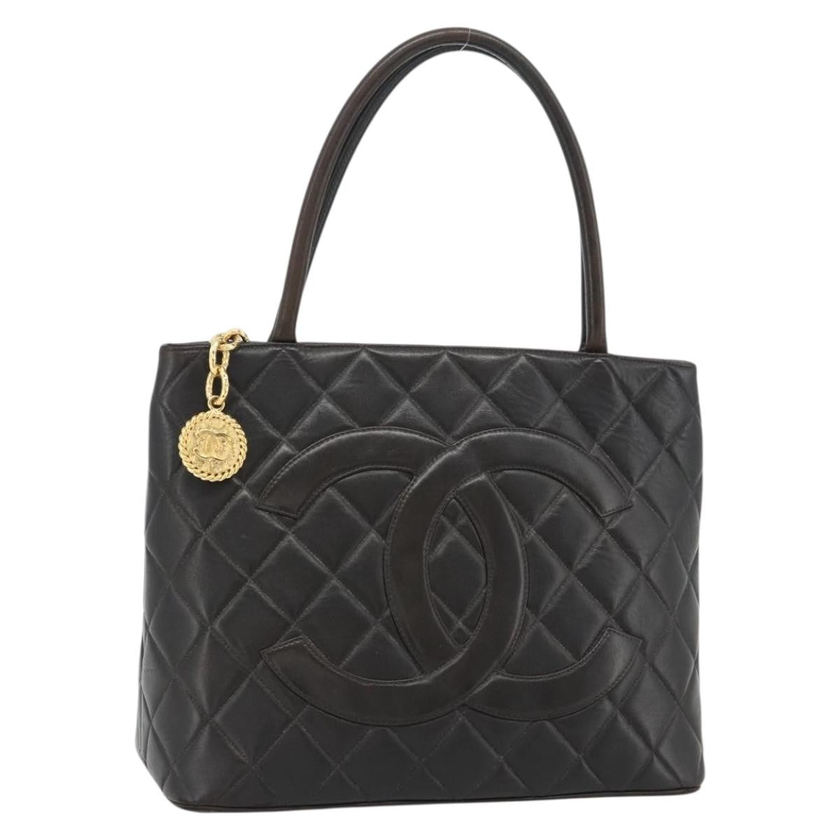 Chanel Matelassé Lambskin leather, Black, Leather, Tote Bag