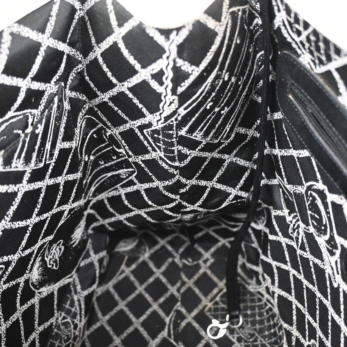 Chanel Essential 31 Rue Cambon Shopping Tote Leather, WHITE, LEATHER, Tote bag