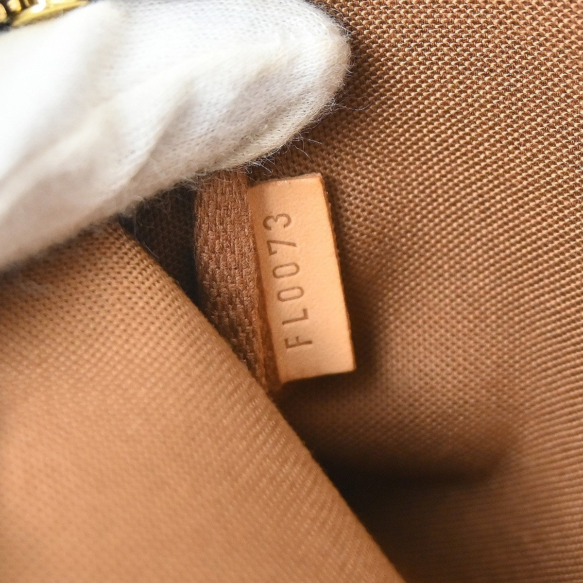 Louis Vuitton Mini pochette accessoires Canvas, Brown, Canvas, Clutch