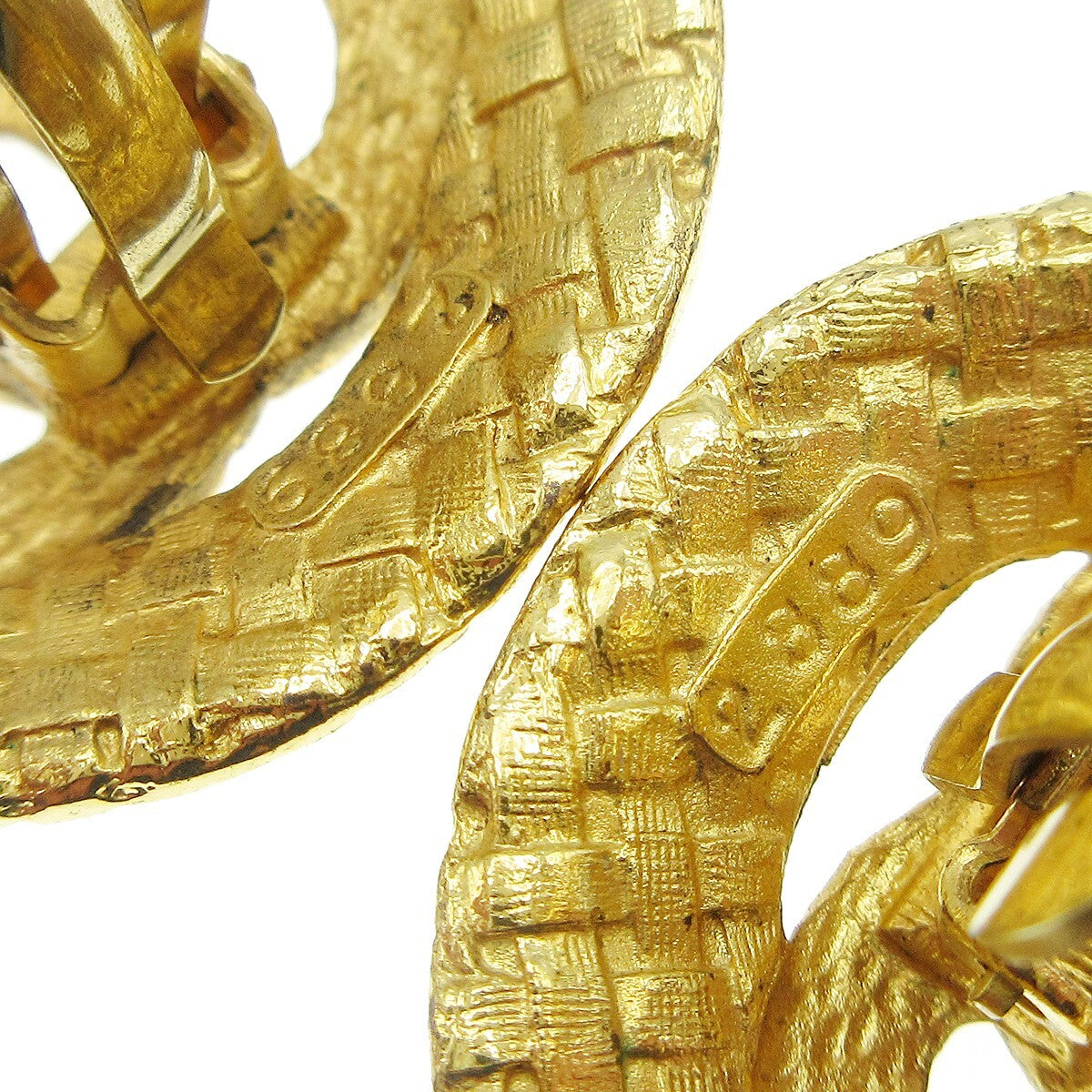 Chanel CC Button Clip-On Earrings Metal, GOLD, GOLD_PLATED, Earrings