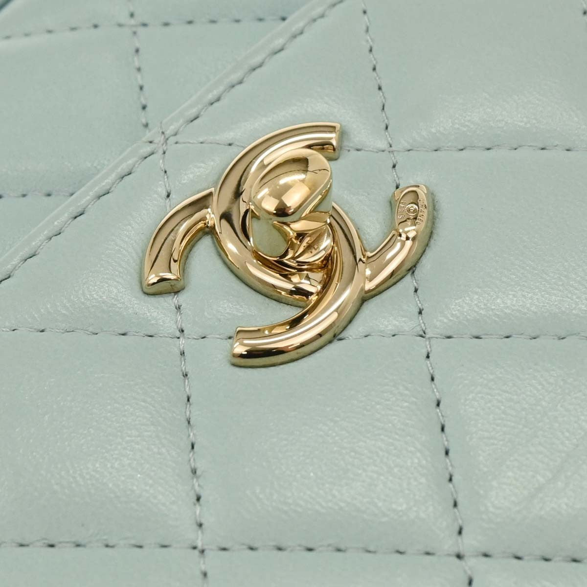 Chanel Trendy CC Clutch with Chain Quilted Lambskin, BLUE, LEATHER, Shoulder bag