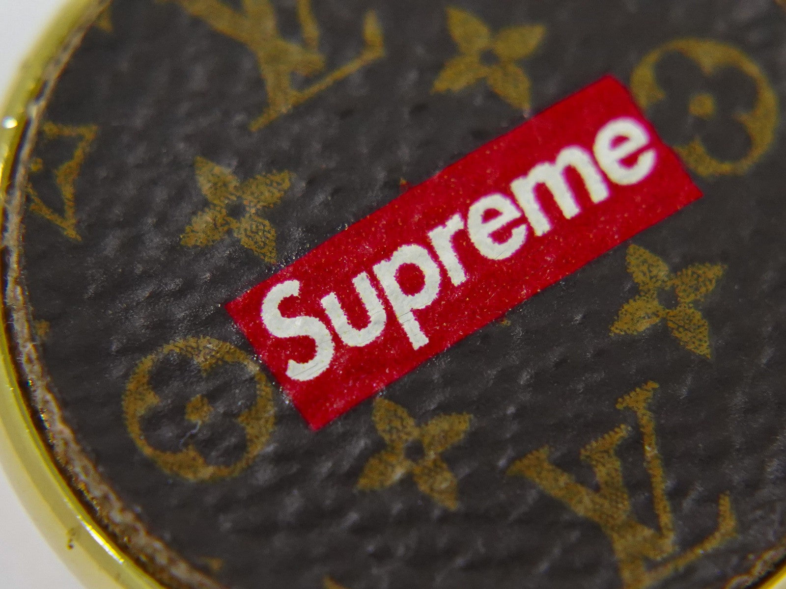 Louis Vuitton Single LV Snowflake Pin Metal, BROWN, GOLD_PLATED, Brooch