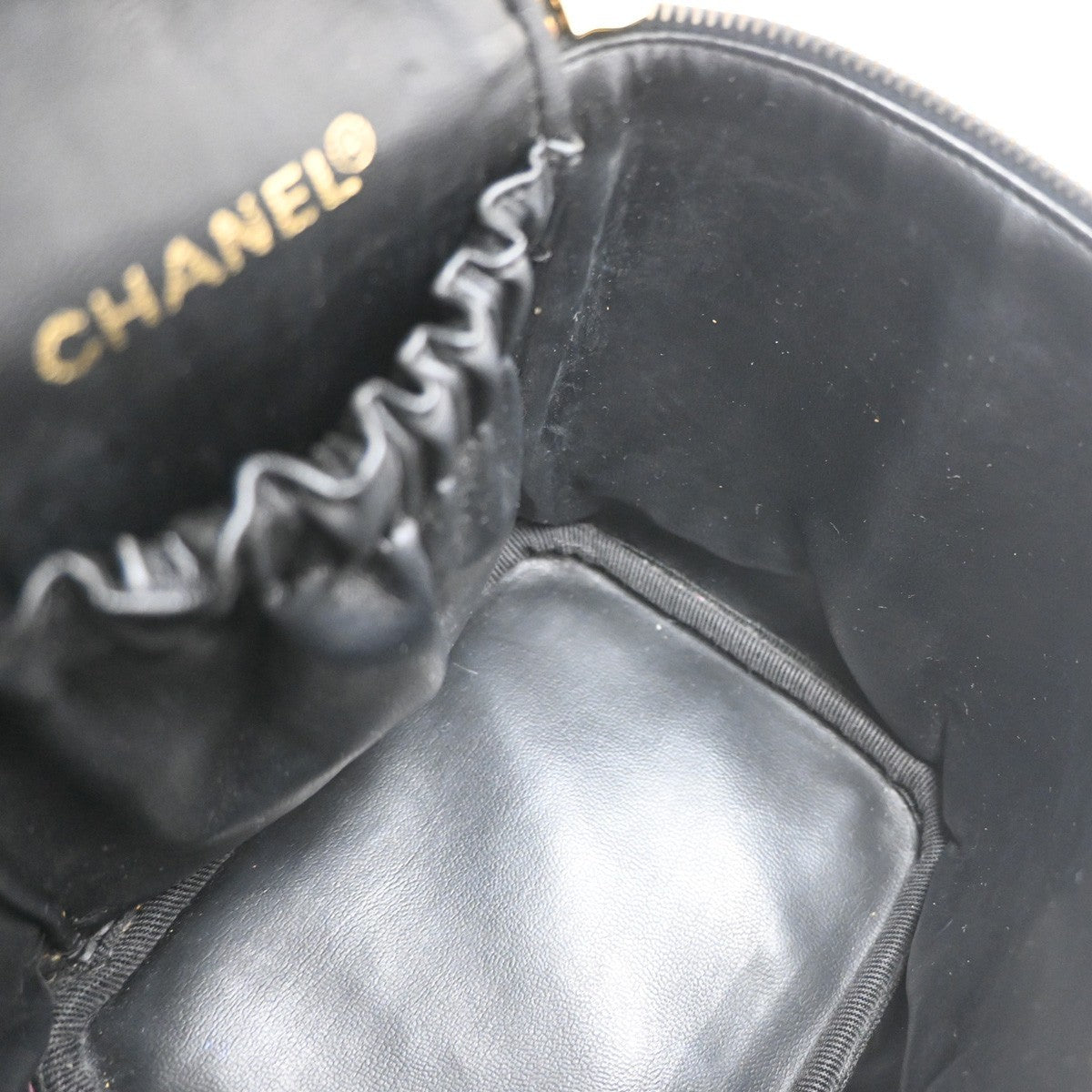 Chanel Vintage Cosmetic Case Leather, BLACK, LEATHER, Handbag