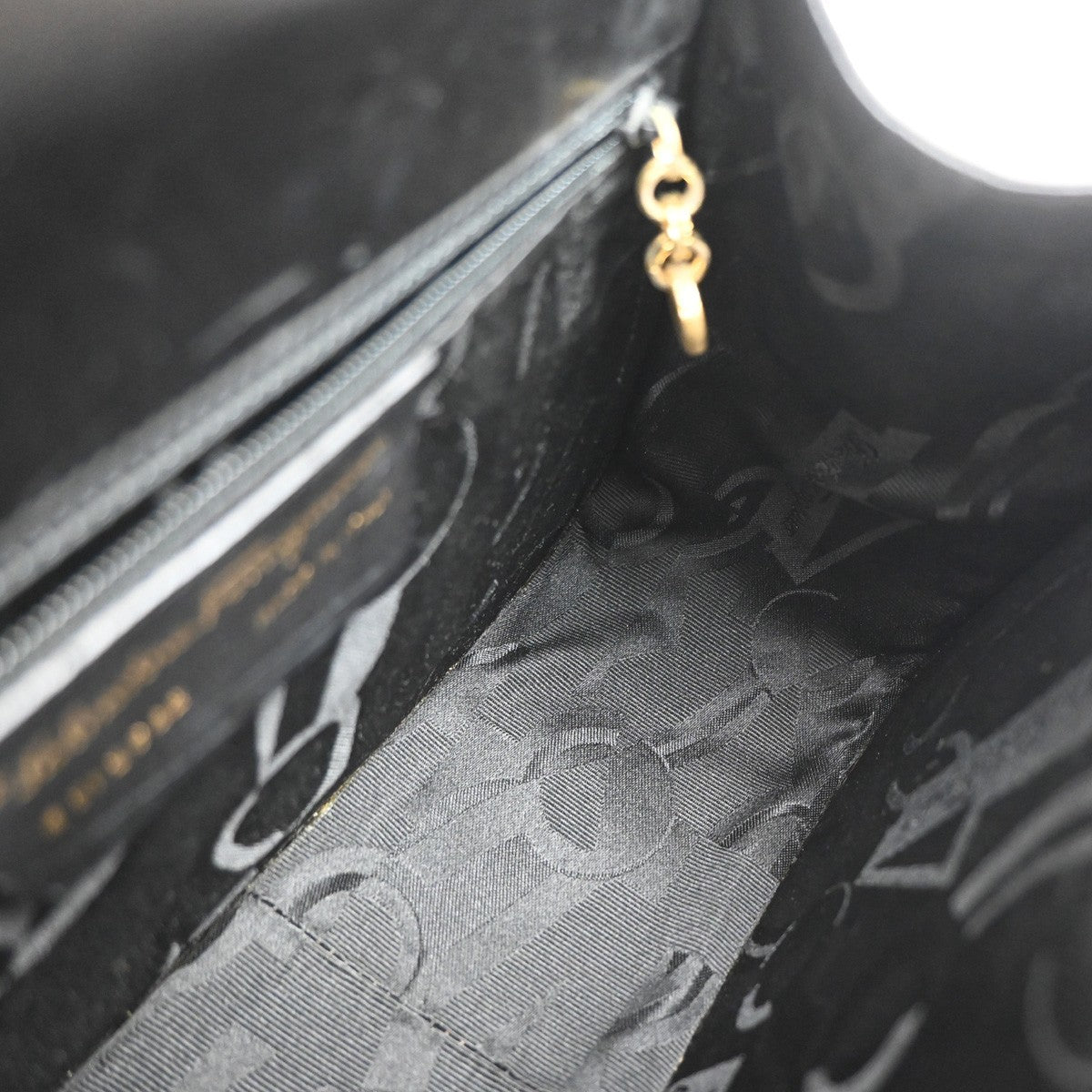 Salvatore Ferragamo Gancini Shoulder Bag Leather, BLACK, LEATHER, Shoulder bag