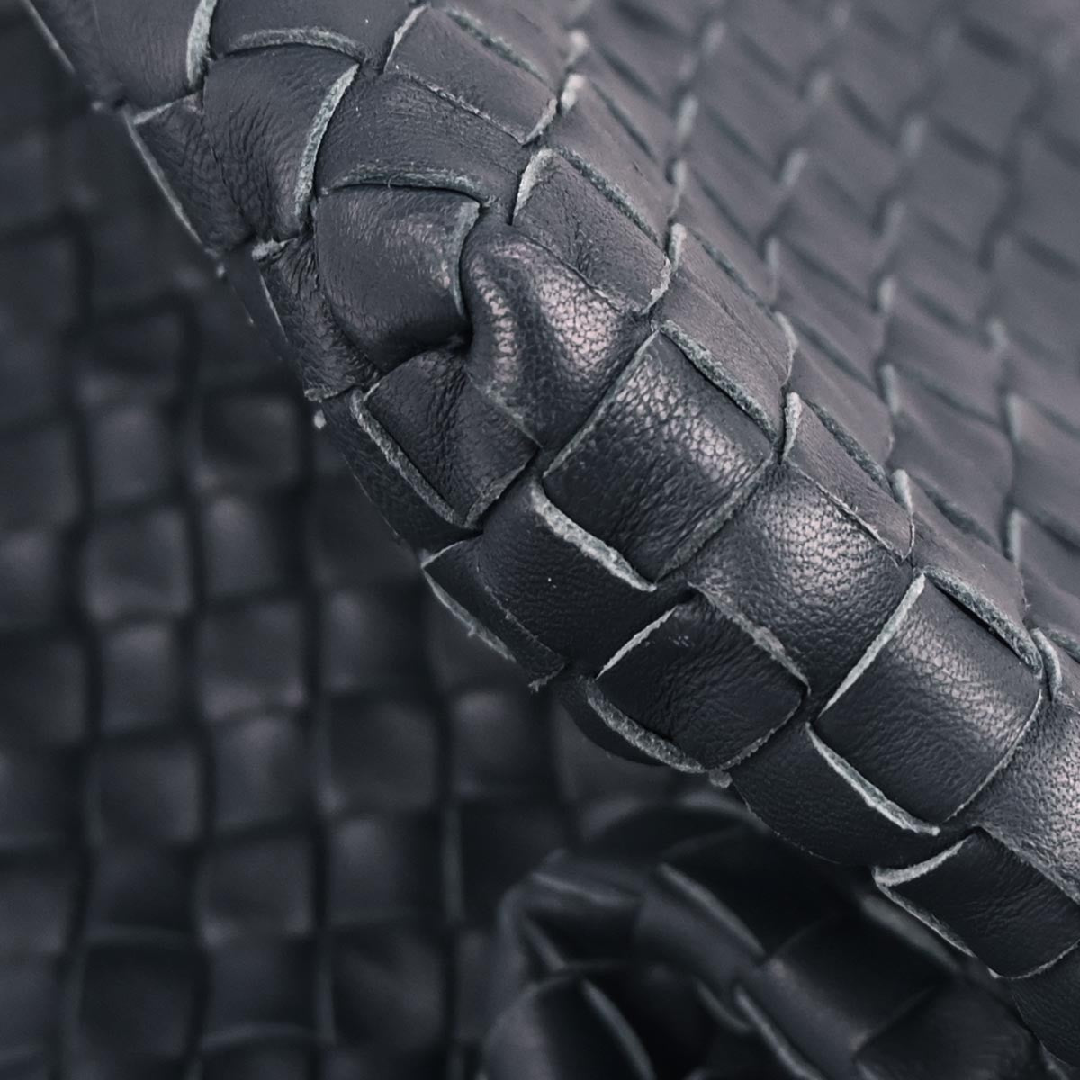 Bottega Veneta Zip Cube Messenger Intrecciato Nappa, NAVY, LEATHER, Shoulder bag