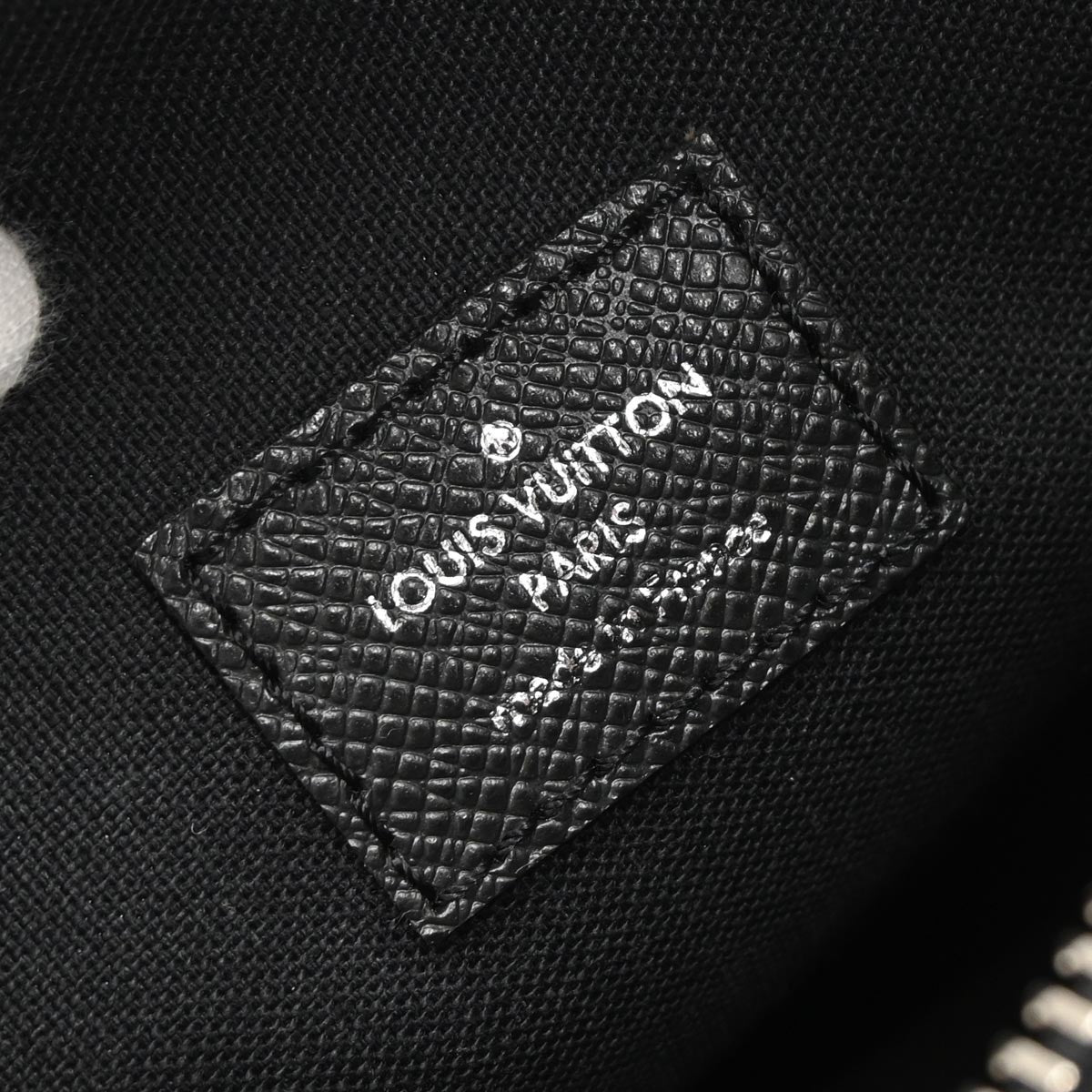 Louis Vuitton Dimitri Messenger Bag Taiga Leather, BLACK, LEATHER, Shoulder bag