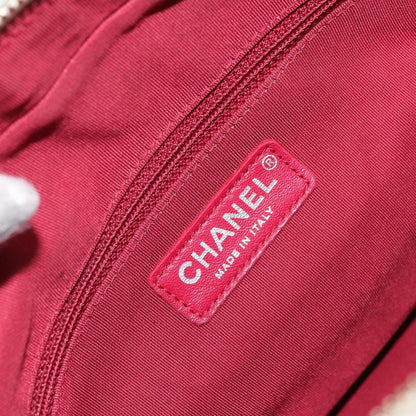 Chanel Bicolor Gabrielle Hobo Quilted Aged Calfskin, WHITE, LEATHER, Shoulder bag