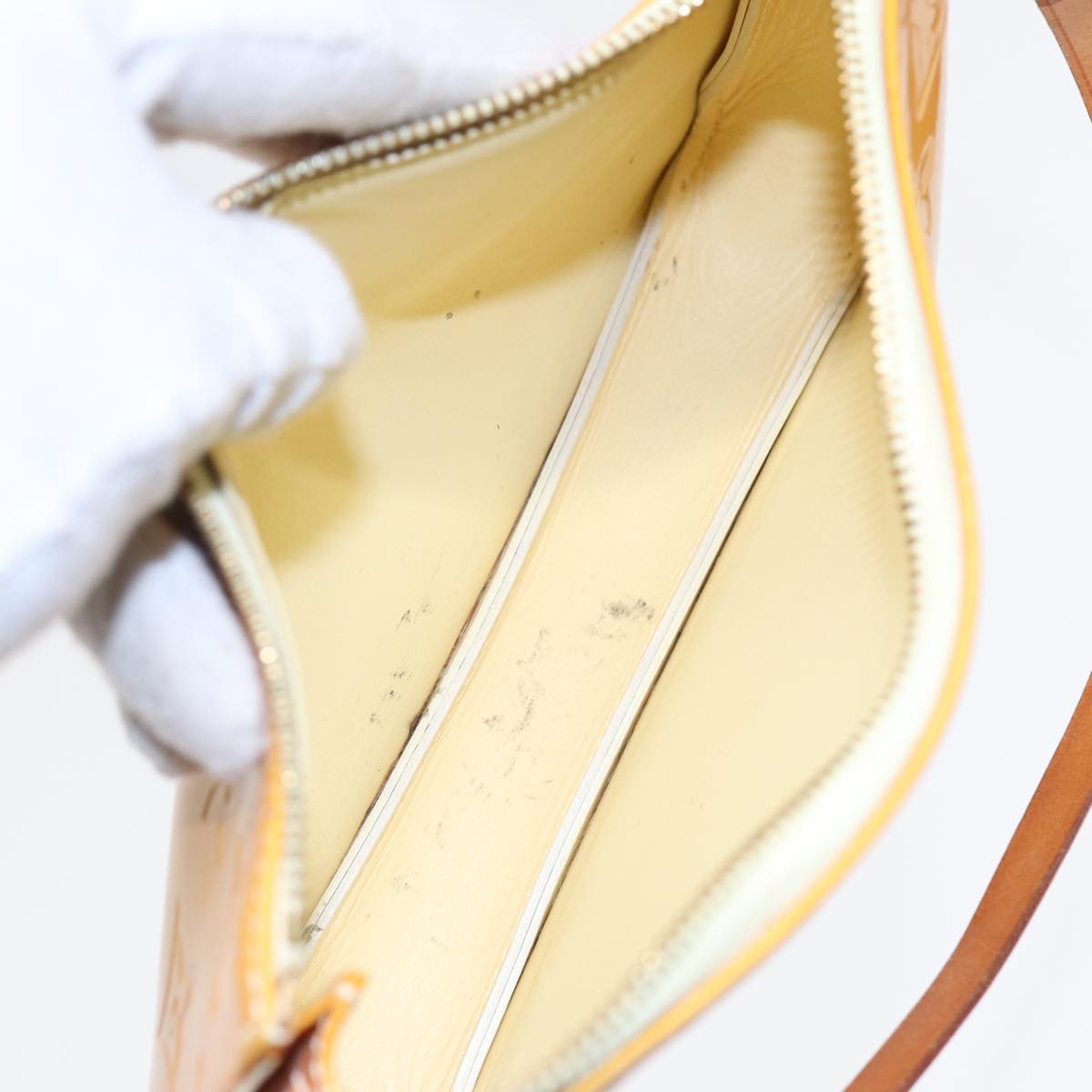 Louis Vuitton Lexington Pochette Monogram Vernis, YELLOW, PATENT_LEATHER, Clutche & pouche