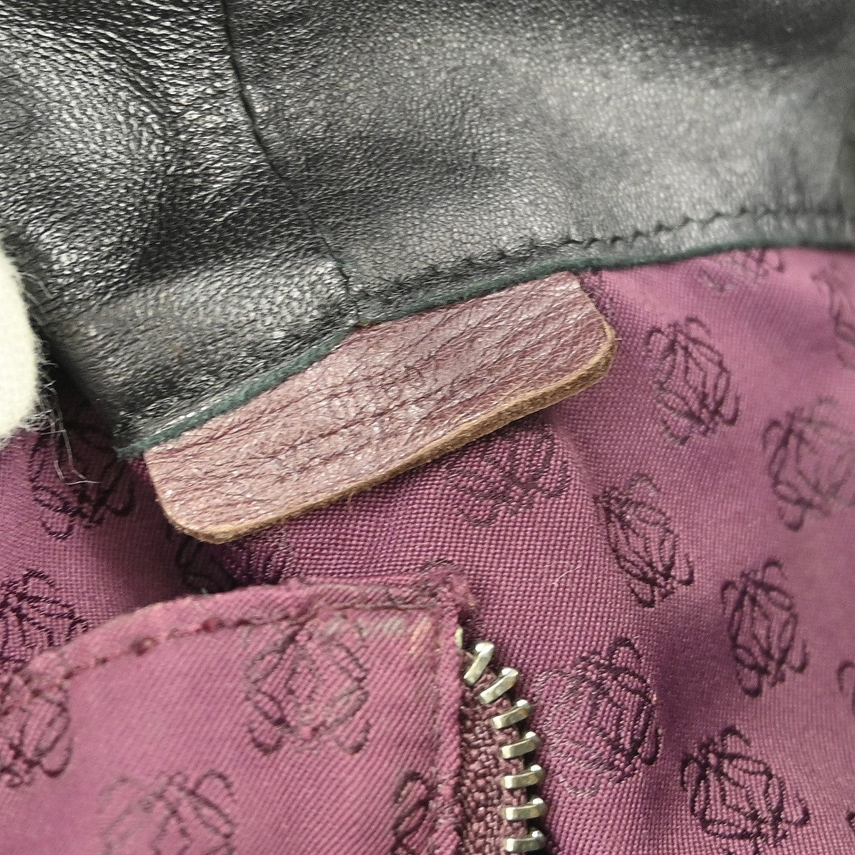 Loewe Aire Hobo Patent, BLACK, PATENT_LEATHER, Handbag