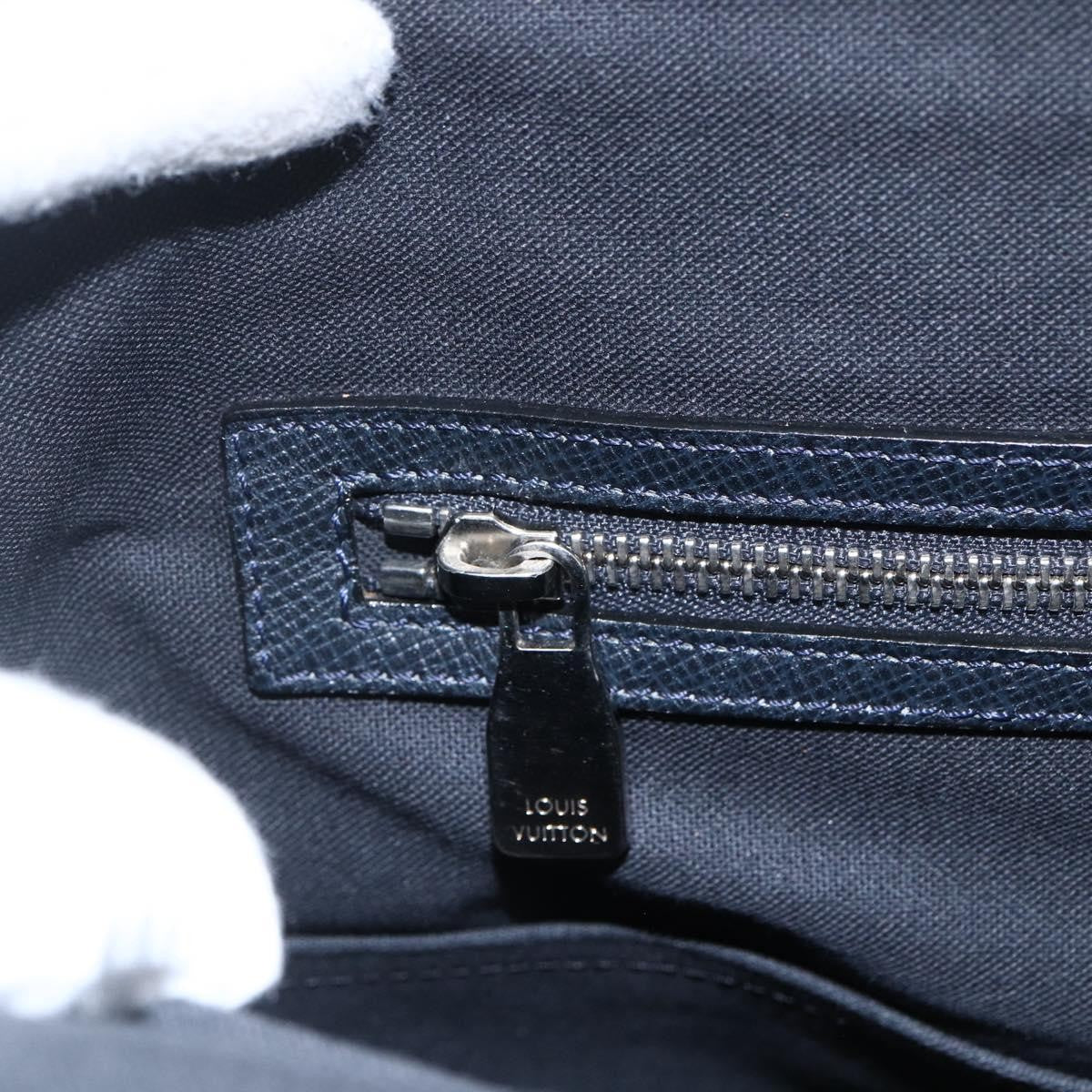Louis Vuitton Roman Handbag Taiga Leather, NAVY, LEATHER, Shoulder bag