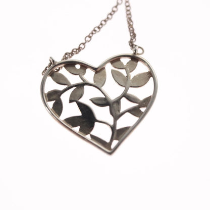 Tiffany & Co. Paloma Picasso Olive Leaf Heart Pendant Necklace Silver, SILVER, SILVER, Necklace