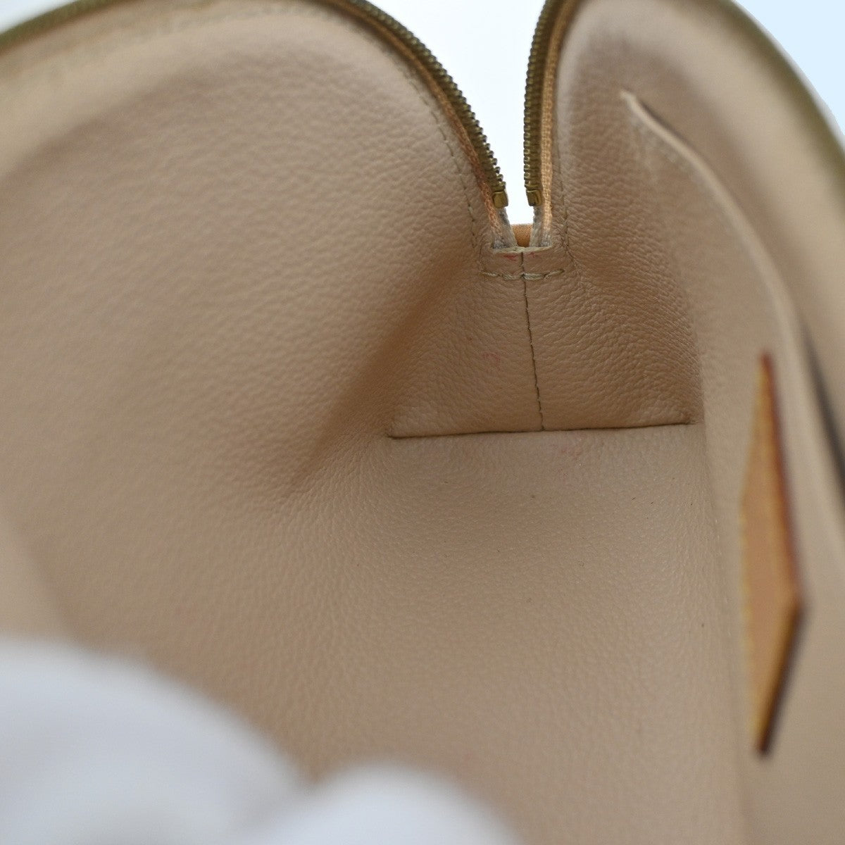 Louis Vuitton Cosmetic Pouch Damier, WHITE, CANVAS, Clutche & pouche