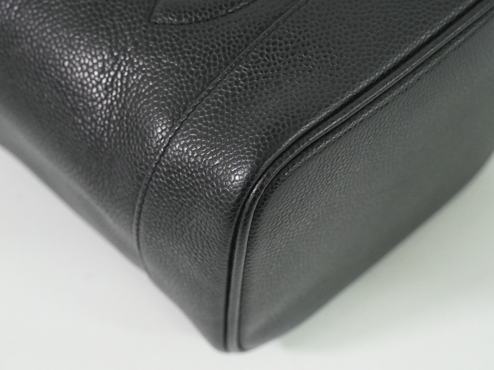 Chanel Vintage Timeless Cosmetic Case Caviar, BLACK, LEATHER, Toiletry Case