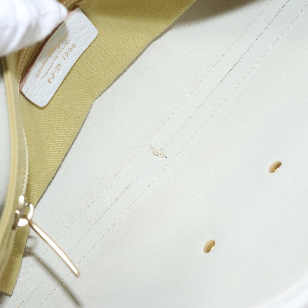 Salvatore Ferragamo Gancini Shoulder Bag Leather, WHITE, LEATHER, Shoulder bag