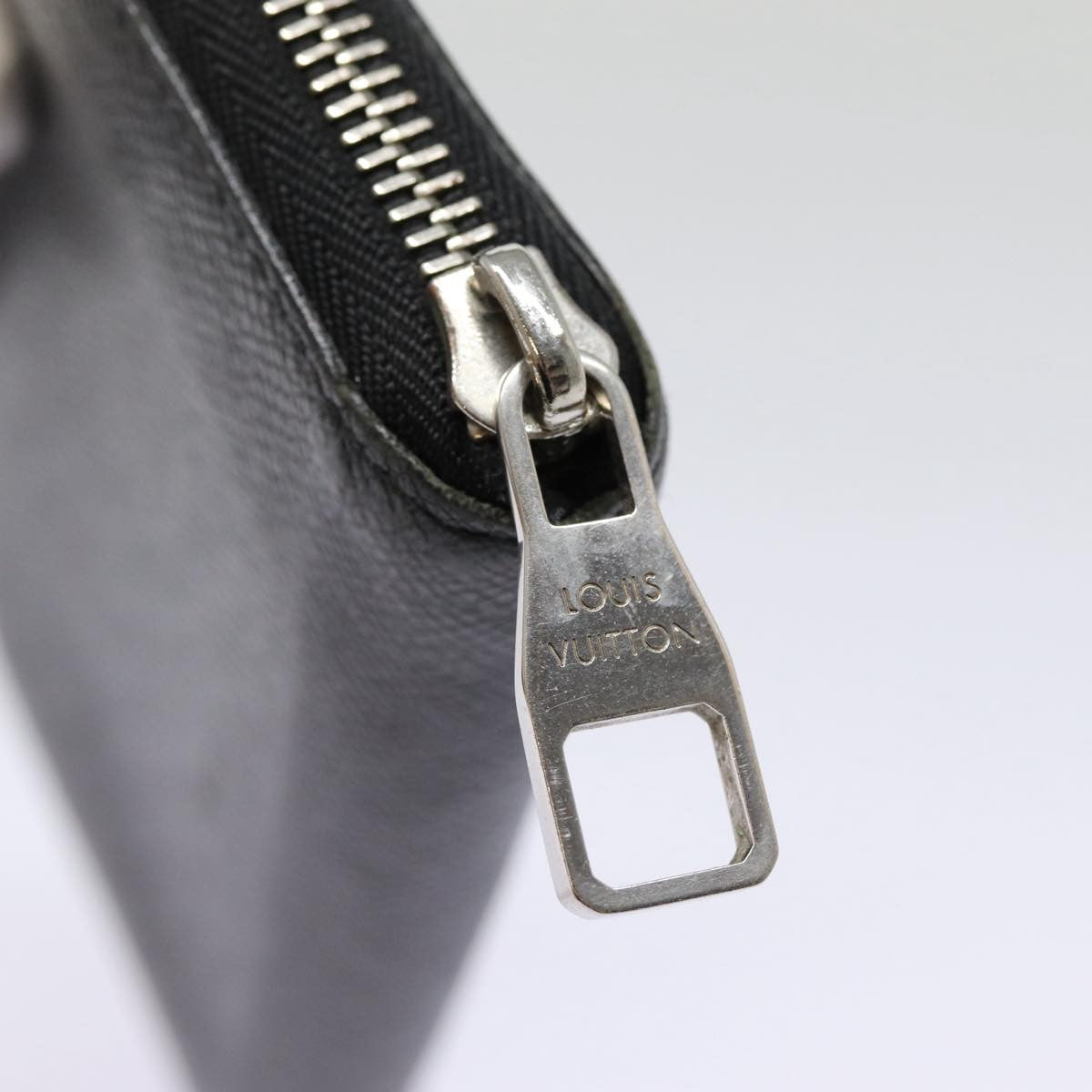 Louis Vuitton Zippy wallet vertical Taïga, GRAY, LEATHER, Wallets