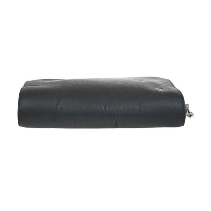 Louis Vuitton Baikal Handbag Taiga Leather, BLACK, LEATHER, Clutche & pouche