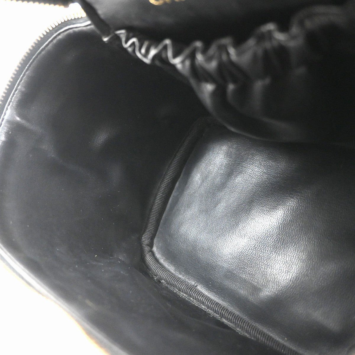 Chanel Vintage Cosmetic Case Leather, BLACK, LEATHER, Handbag