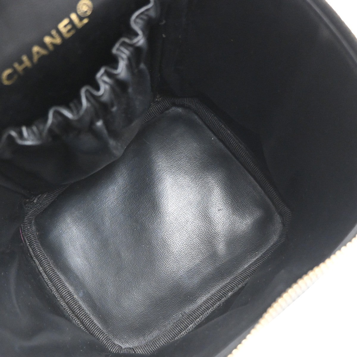 Chanel Vintage Cosmetic Case Leather, BLACK, LEATHER, Handbag