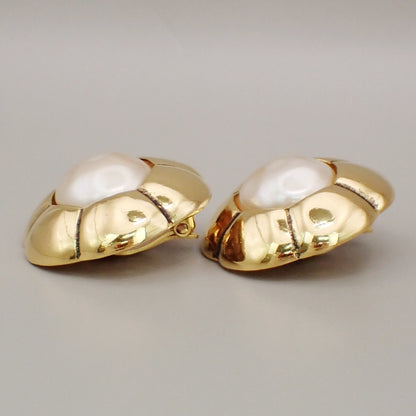 Chanel Vintage CC Flower Clip-On Earrings imitation pearls in gold plated, GOLD, GOLD_PLATED, Earrings