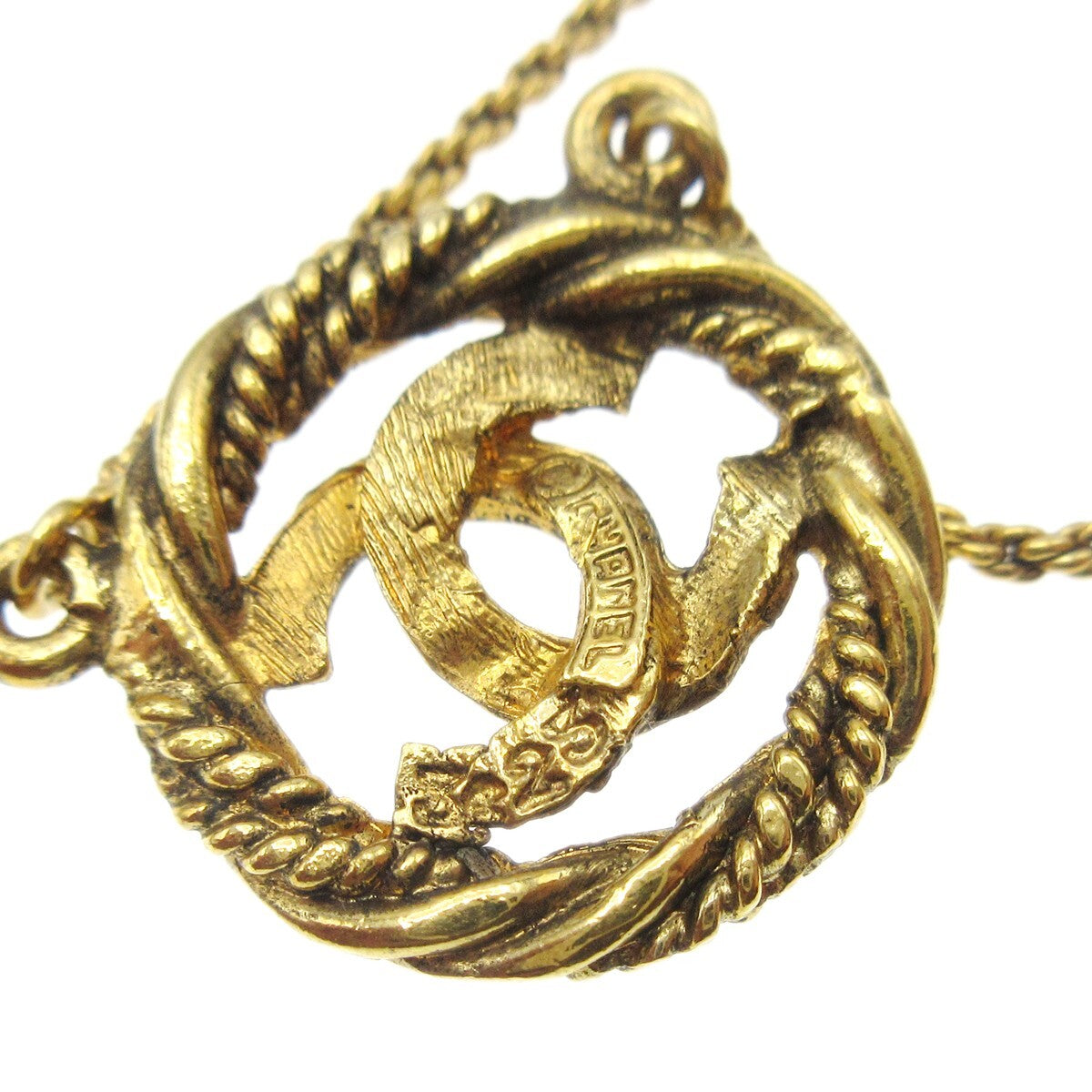 Chanel CC Round Pendant Necklace Metal, GOLD, GOLD_PLATED, Necklace
