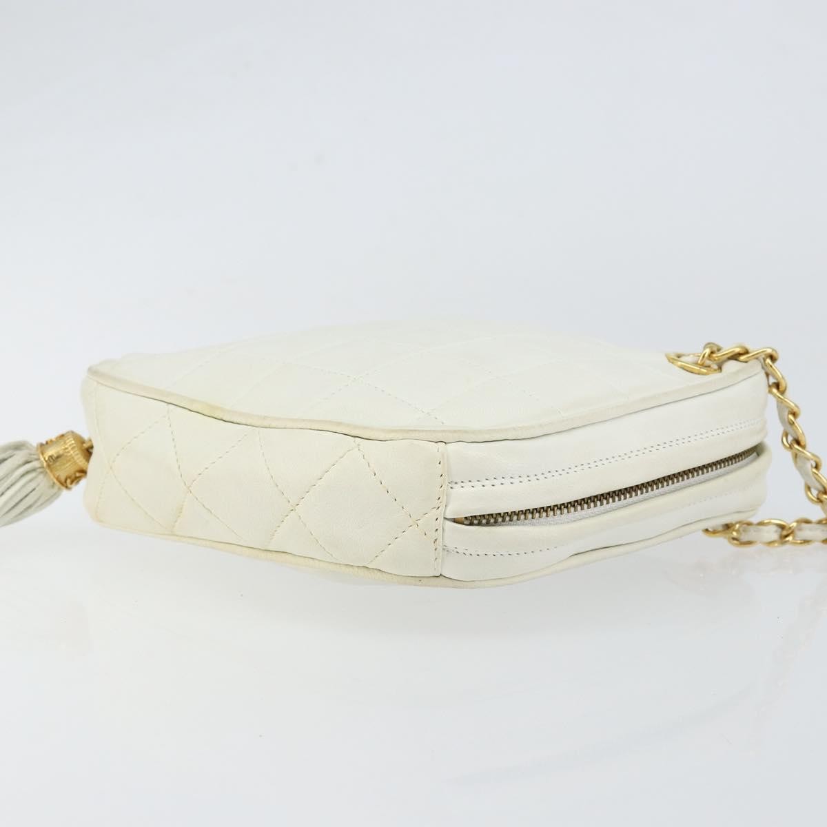 Chanel Vintage Diamond Tassel Crossbody Quilted Lambskin, WHITE, LEATHER, Clutche & pouche