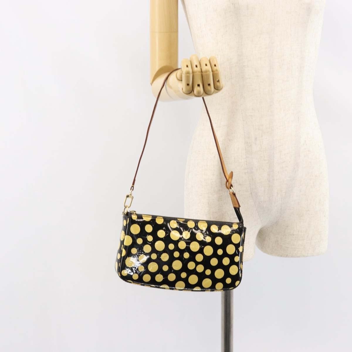 Louis Vuitton Pochette Accessoires NM Kusama Infinity Dots Monogram Vernis, BLACK, PATENT_LEATHER, Clutche & pouche