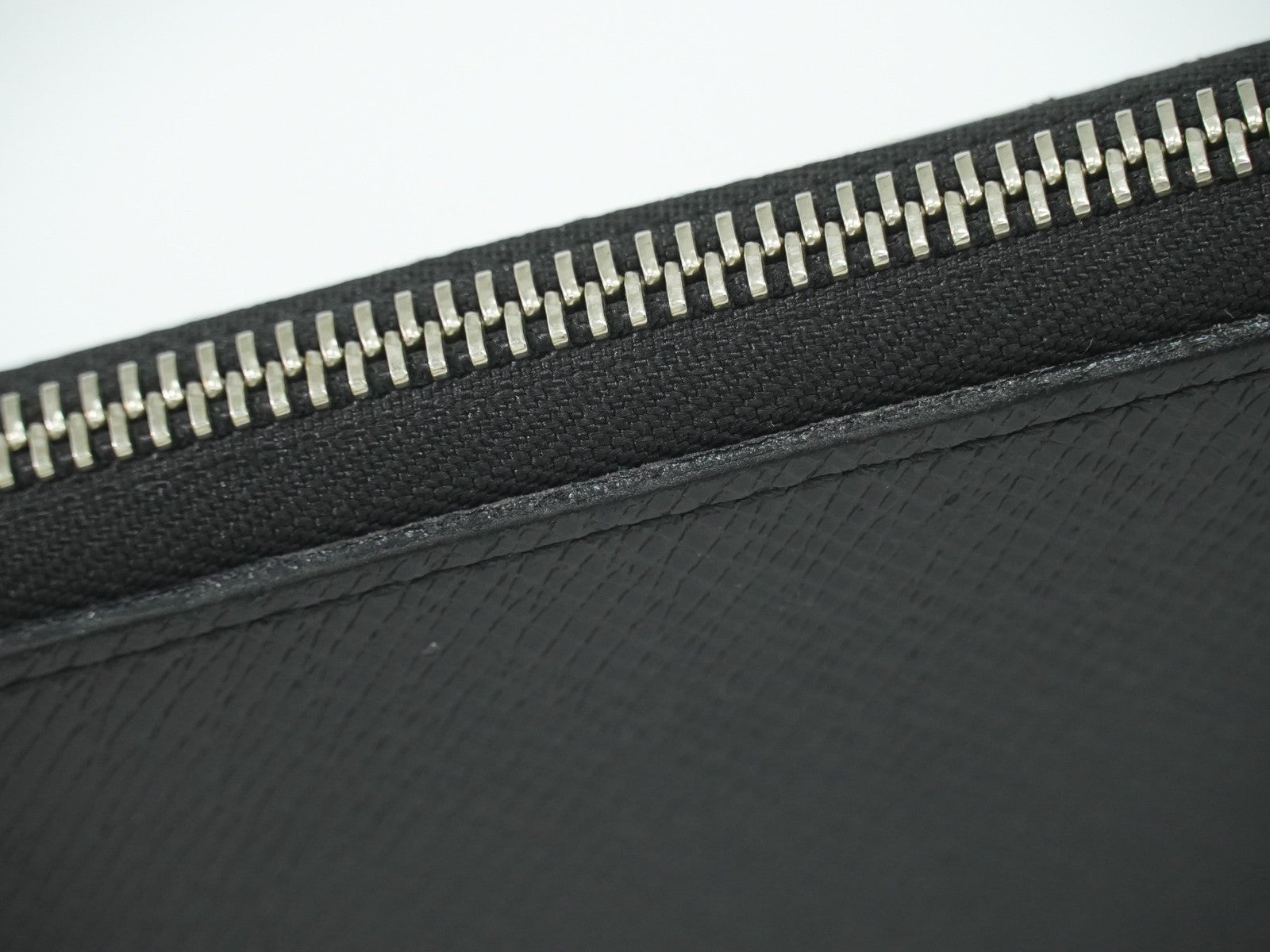 Louis Vuitton Zippy Organizer Taiga Leather, BLACK, LEATHER, Wallets