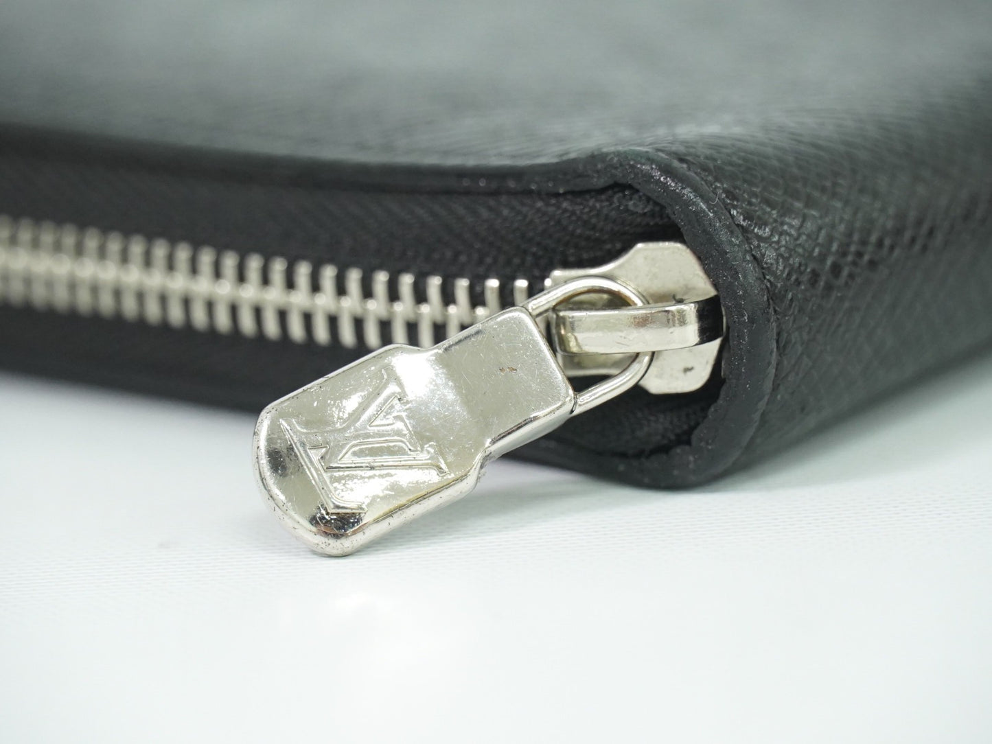 Louis Vuitton Zippy Organizer Taiga Leather, BLACK, LEATHER, Wallets