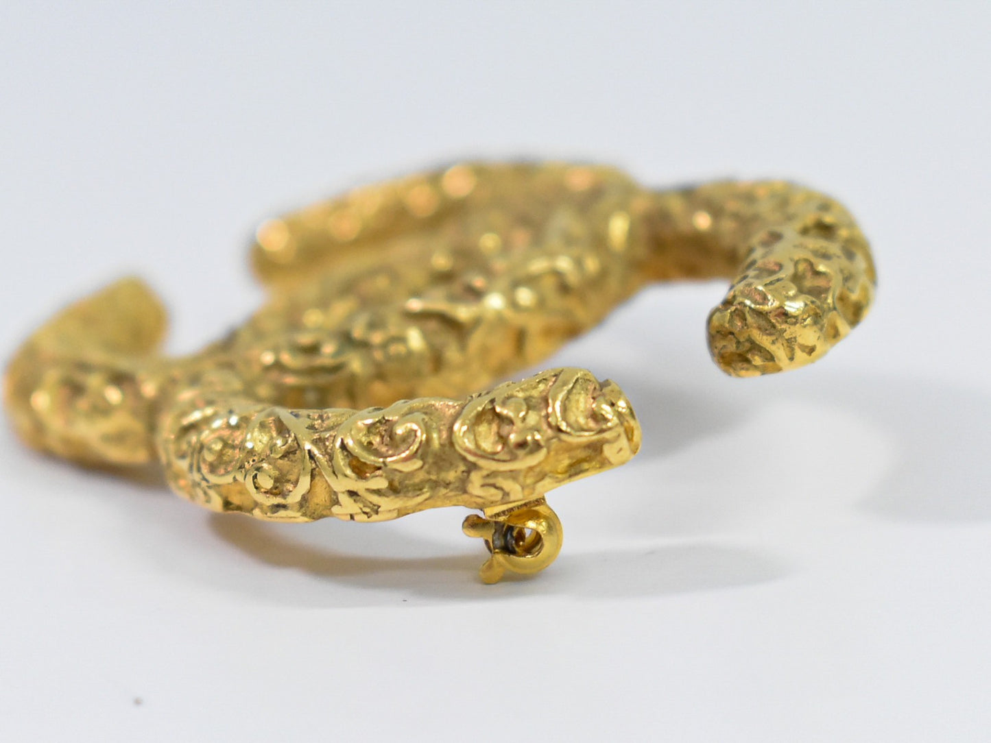 Chanel CC Brooch Textured Metal, GOLD, GOLD_PLATED, Brooch