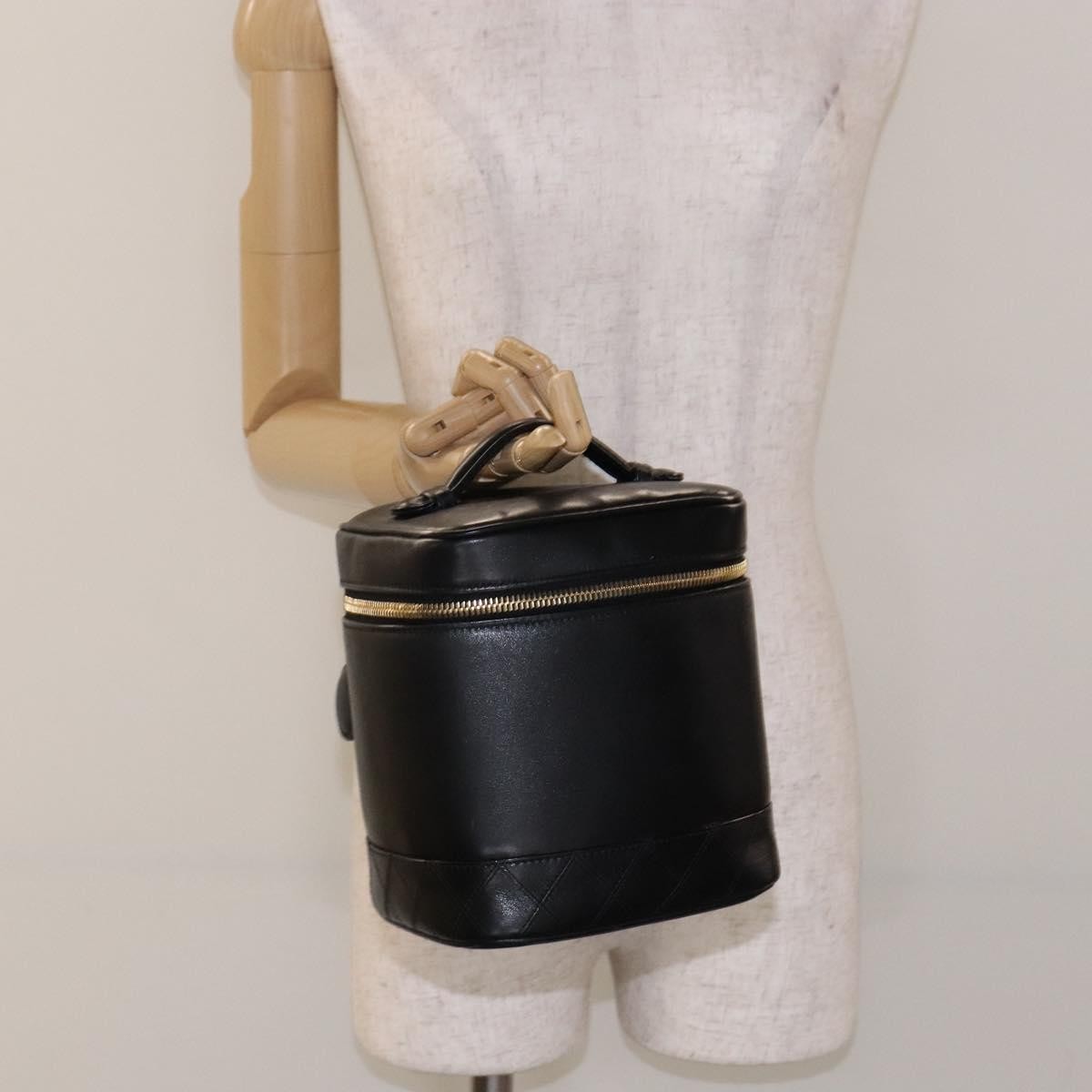 Chanel Vintage Timeless Cosmetic Case Caviar, BLACK, LEATHER, Toiletry Case