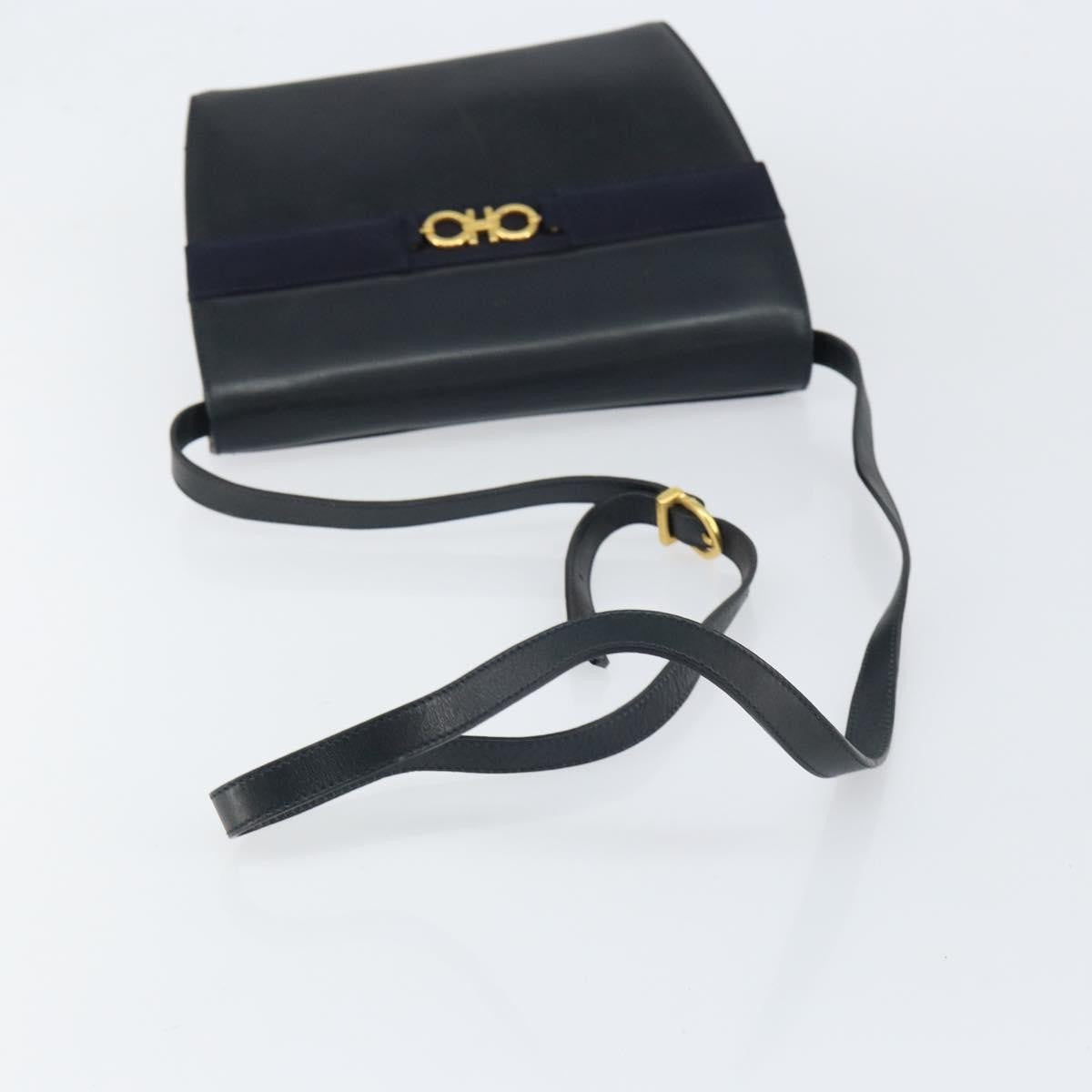 Salvatore Ferragamo Gancini Shoulder Bag Leather, BLACK, LEATHER, Shoulder bag