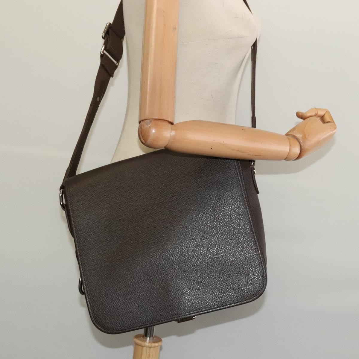 Louis Vuitton Andrei Messenger Bag Taiga Leather, BROWN, LEATHER, Shoulder bag