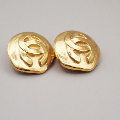 Chanel Vintage CC Round Clip-On Earrings Metal, GOLD, GOLD_PLATED, Earrings