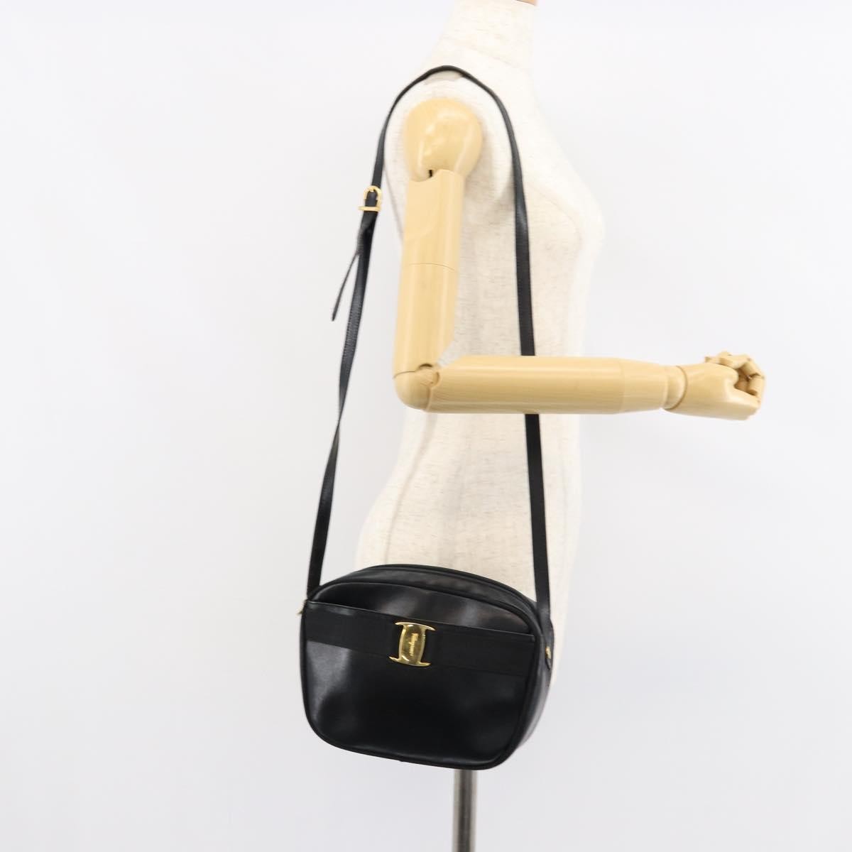 Salvatore Ferragamo Vala Shoulder Bag Leather, BLACK, LEATHER, Shoulder bag