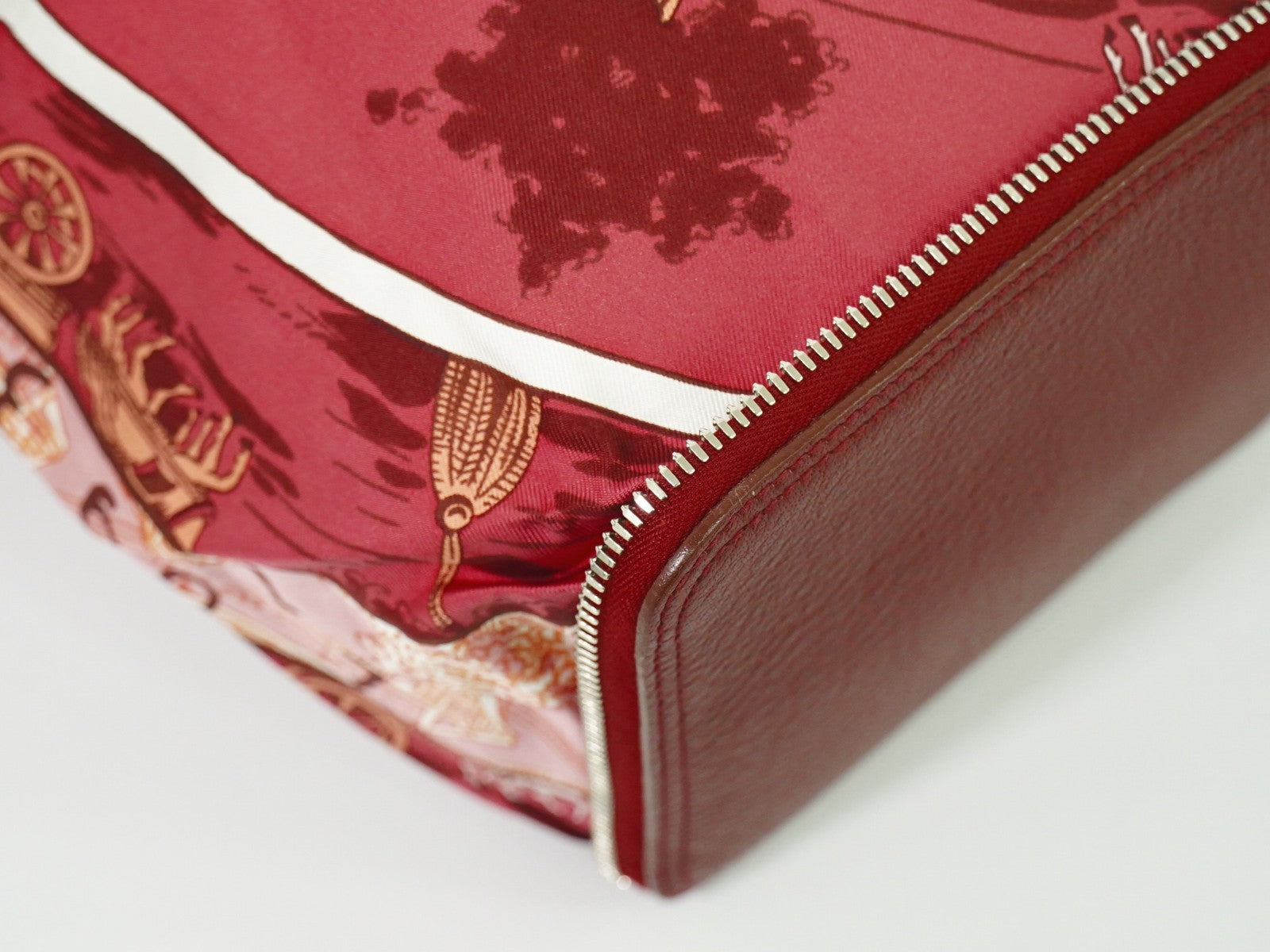 Hermes Silky Pop Tote Printed Silk, BURGUNDY, SILK, Tote bag