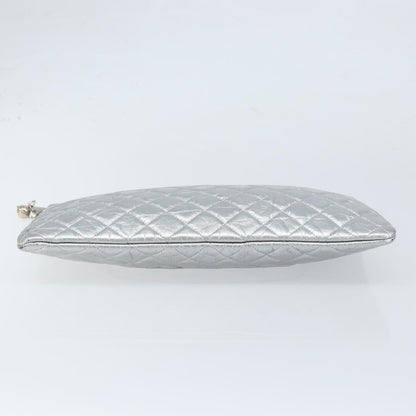 Chanel O Case Clutch Quilted Crumpled Calfskin, SILVER, LEATHER, Clutche & pouche