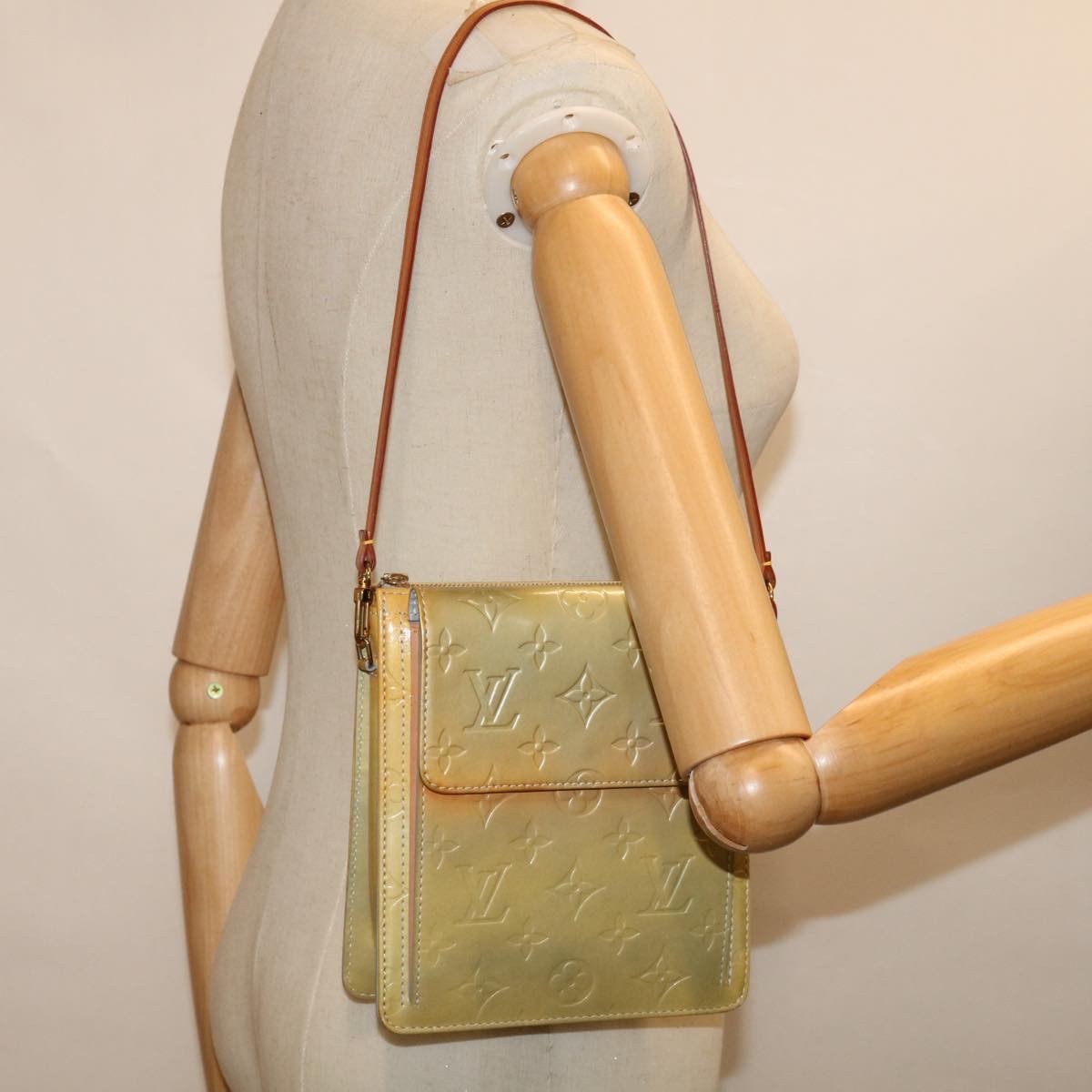 Louis Vuitton Mott Handbag Monogram Vernis, GRAY, PATENT_LEATHER, Handbag