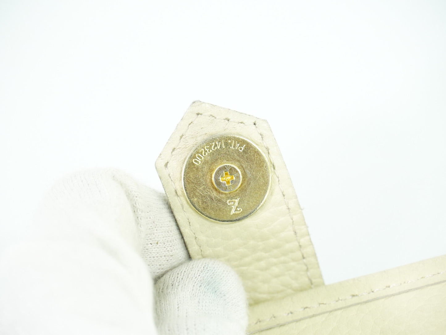 Saint Laurent Vintage Flap Crossbody Bag Leather, ECRU, LEATHER, Shoulder bag